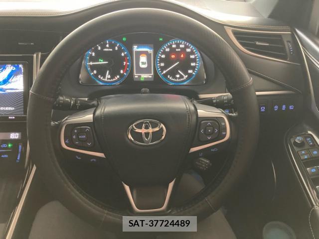 Toyota HARRIER 2017-11 8813366-8
