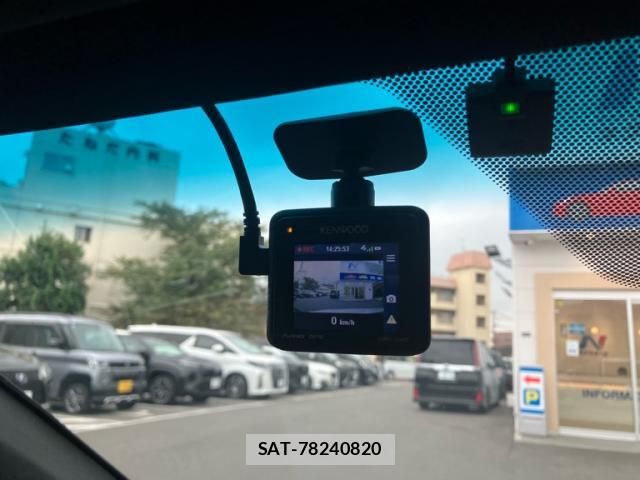 Toyota HARRIER 2017-11 8813645-11