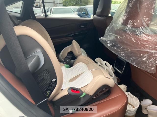 Toyota HARRIER 2017-11 8813645-3