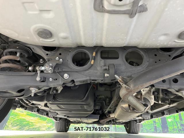 Toyota HARRIER 2017-10 8814025-18