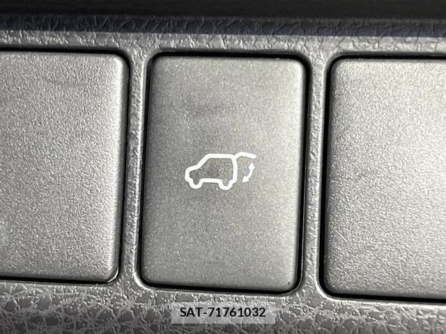 Toyota HARRIER 2017-10 8814025-4