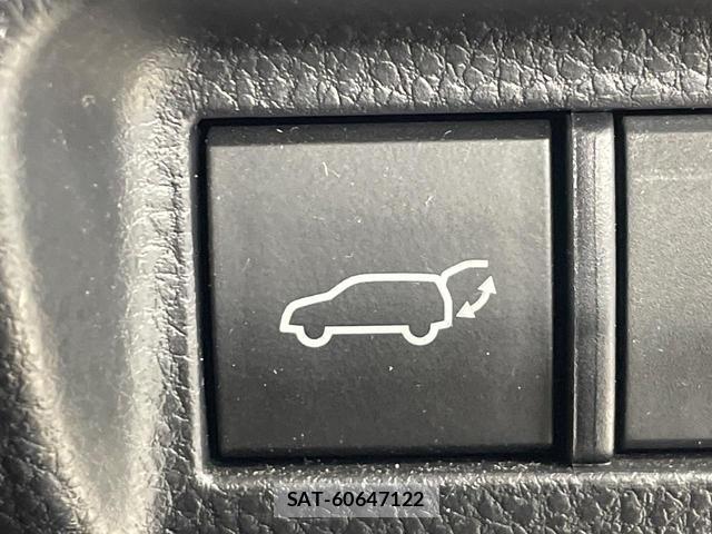 Toyota HARRIER 2022-05 8814399-6