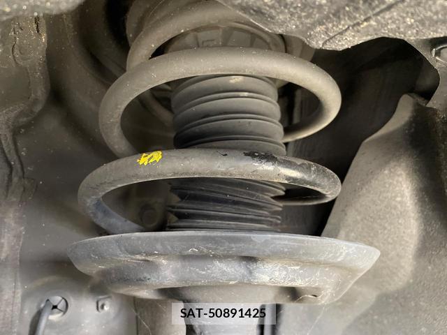 Toyota HARRIER 2021-05 8814405-19