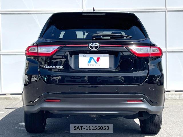 Toyota HARRIER 2018-04 8814635-14