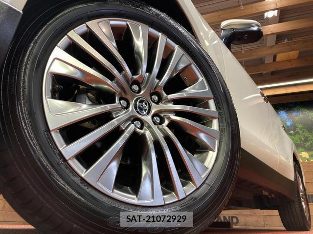 Toyota HARRIER 2021-12 8815901-12