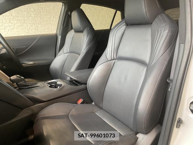 Toyota HARRIER 2024-03 8817180-17
