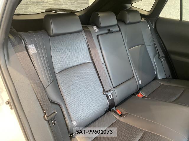 Toyota HARRIER 2024-03 8817180-18