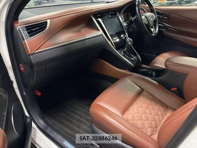 Toyota HARRIER 2018-02 8817338-3