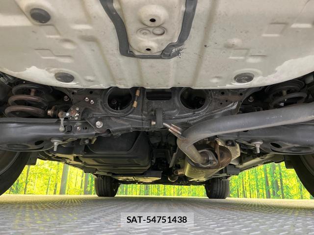 Toyota HARRIER 2016-05 8817519-18