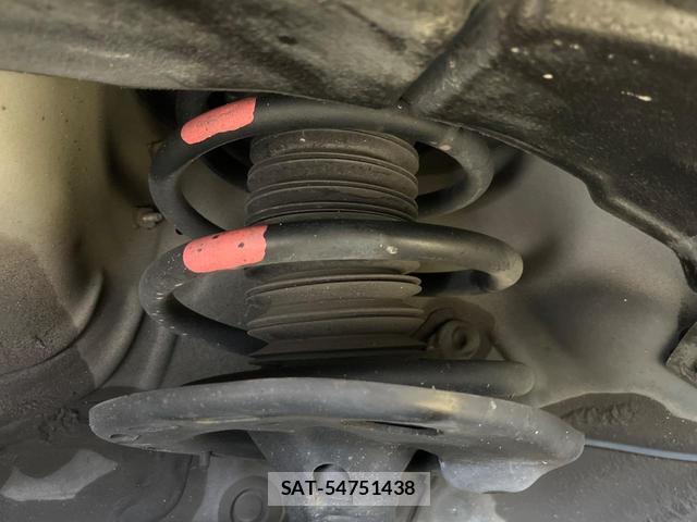 Toyota HARRIER 2016-05 8817519-19