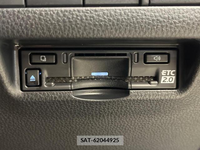 Toyota HARRIER 2025-01 8817520-5