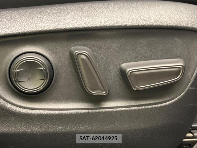 Toyota HARRIER 2025-01 8817520-6