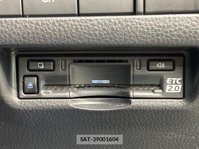 Toyota HARRIER 2024-03 8817559-6