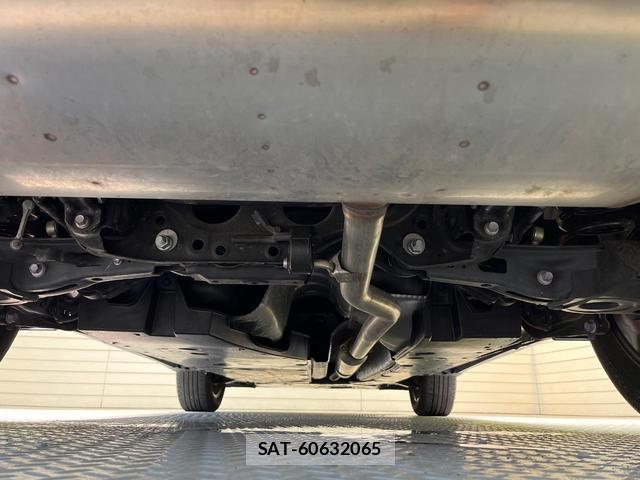 Toyota HARRIER 2021-08 8817560-18