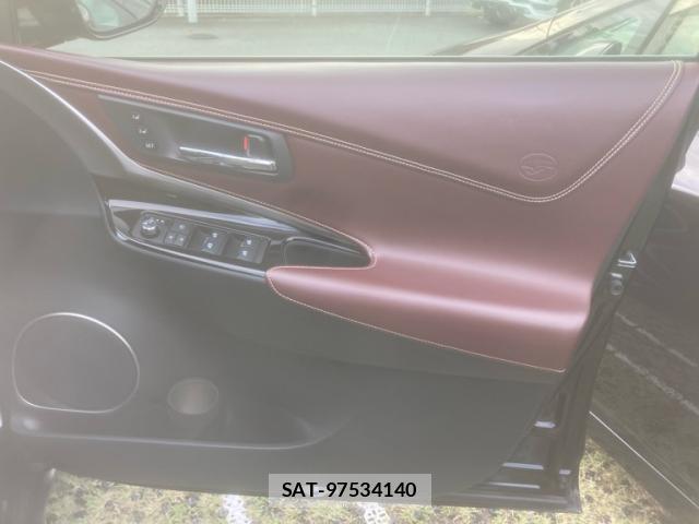 Toyota HARRIER 2017-08 8817626-16