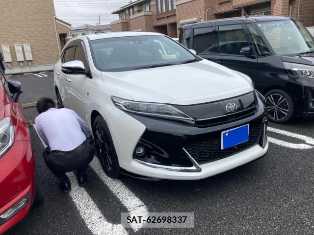 Toyota HARRIER 2019-06 8817627-0