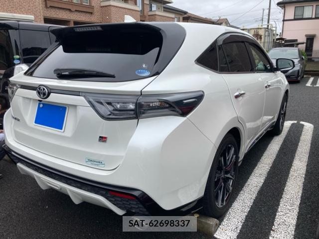 Toyota HARRIER 2019-06 8817627-13