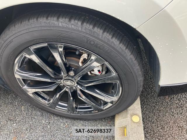Toyota HARRIER 2019-06 8817627-4