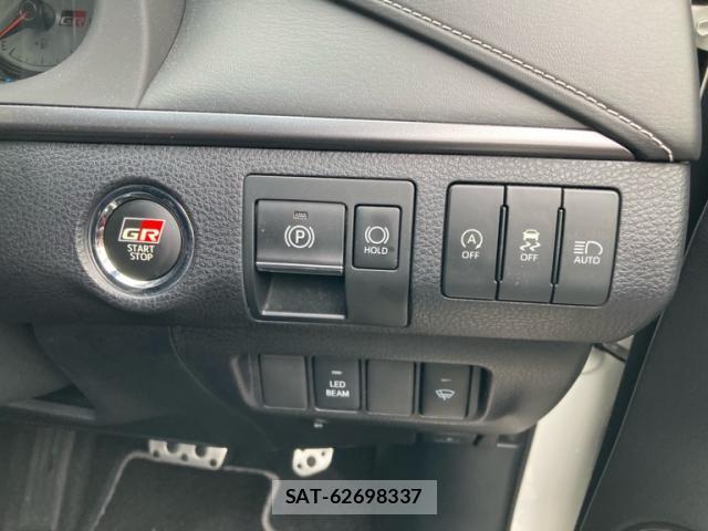 Toyota HARRIER 2019-06 8817627-9