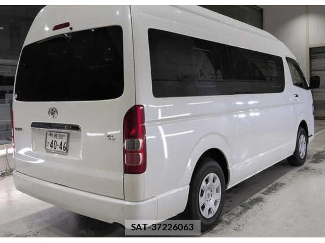 Toyota HIACE COMMUTER 2025-04 8812595-1