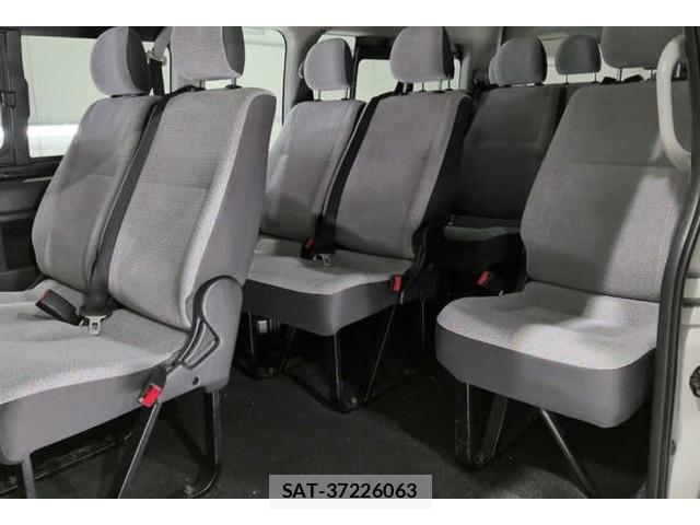 Toyota HIACE COMMUTER 2025-04 8812595-2