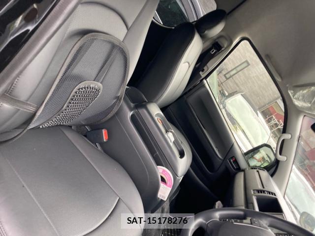 Toyota HIACE COMMUTER 2025-08 8816405-6