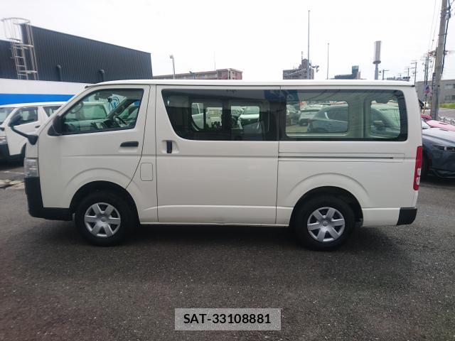 Toyota HIACE VAN 2021-08 8812387-10
