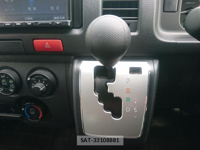 Toyota HIACE VAN 2021-08 8812387-15