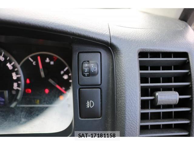Toyota HIACE VAN 2017-12 8812498-10