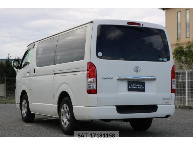Toyota HIACE VAN 2017-12 8812498-4