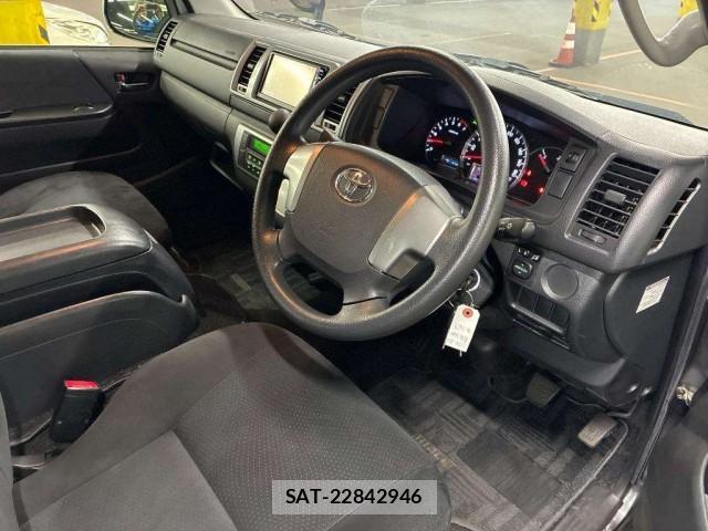 Toyota HIACE VAN 2016-10 8812562-3