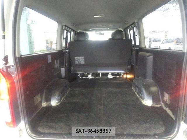 Toyota HIACE VAN 2016-09 8812571-2