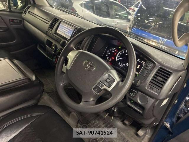 Toyota HIACE VAN 2021-01 8812573-3