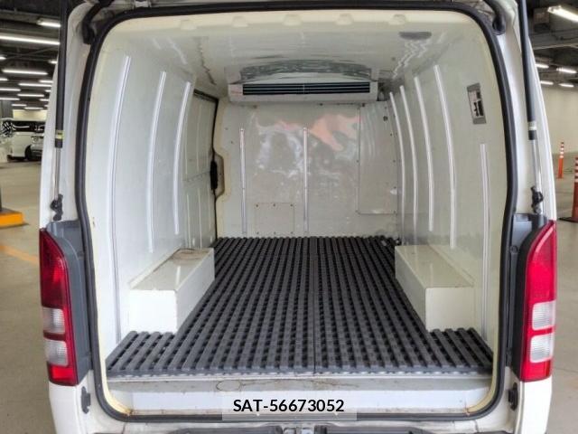 Toyota HIACE VAN 2016-07 8812575-2