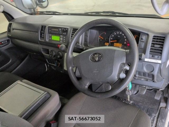 Toyota HIACE VAN 2016-07 8812575-3
