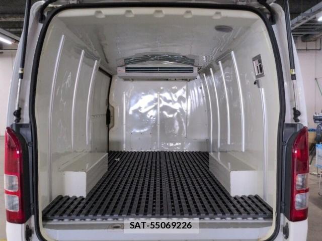 Toyota HIACE VAN 2016-08 8812578-2