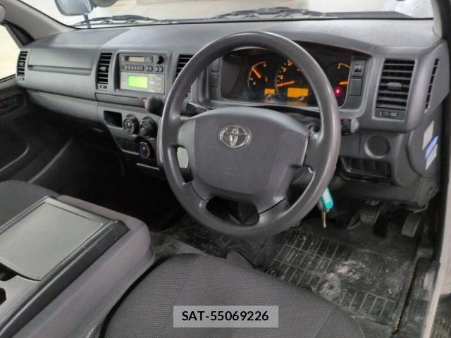 Toyota HIACE VAN 2016-08 8812578-3