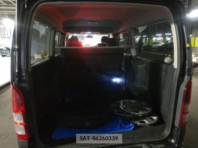 Toyota HIACE VAN 2010-10 8812584-2