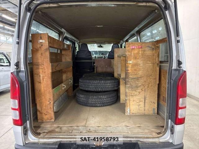 Toyota HIACE VAN 2012-08 8812587-2