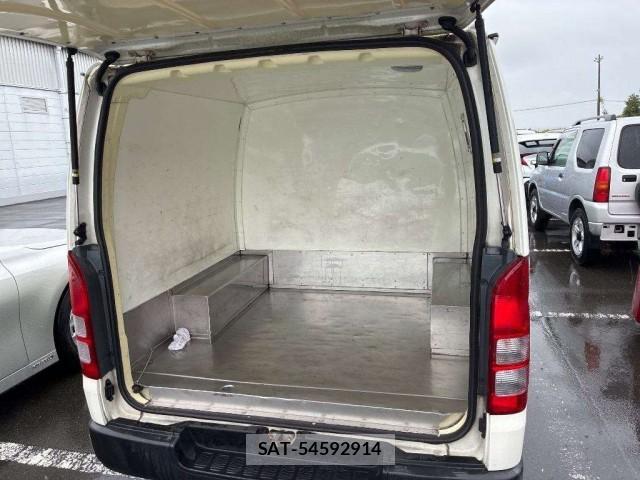 Toyota HIACE VAN 2015-08 8812589-2