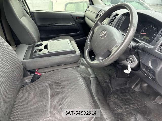 Toyota HIACE VAN 2015-08 8812589-3