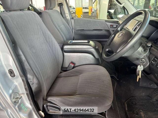 Toyota HIACE VAN 2012-07 8812600-3