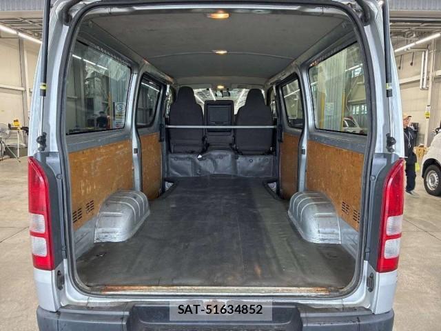 Toyota HIACE VAN 2016-08 8812606-2