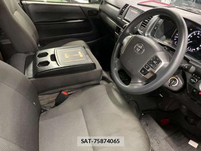 Toyota HIACE VAN 2023-03 8812617-3
