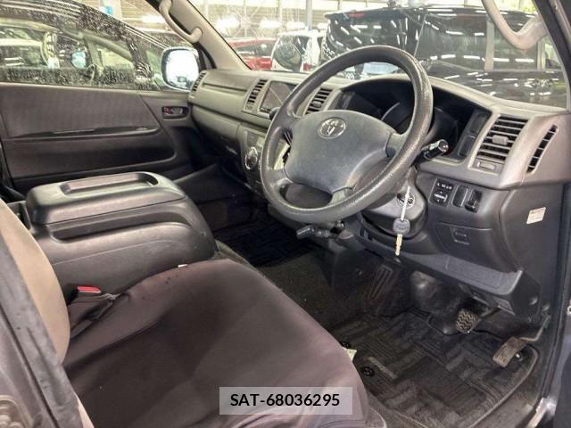 Toyota HIACE VAN 2013-11 8812621-3