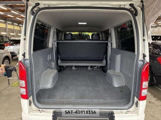 Toyota HIACE VAN 2008-12 8812626-2