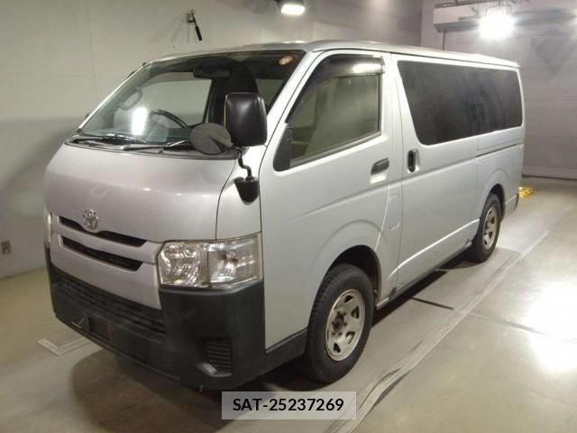 Toyota HIACE VAN 2017-06 8812630-0