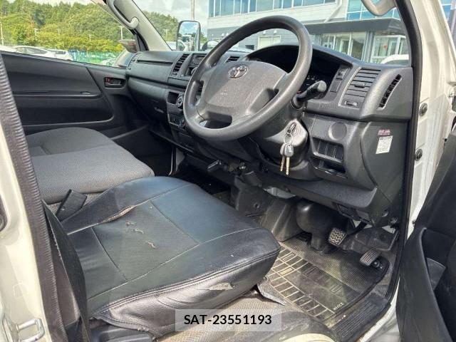 Toyota HIACE VAN 2016-08 8812635-3