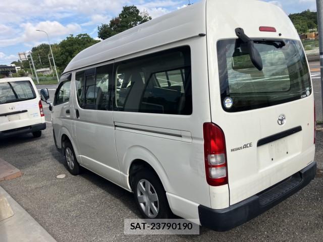 Toyota HIACE VAN 2012-01 8812727-3