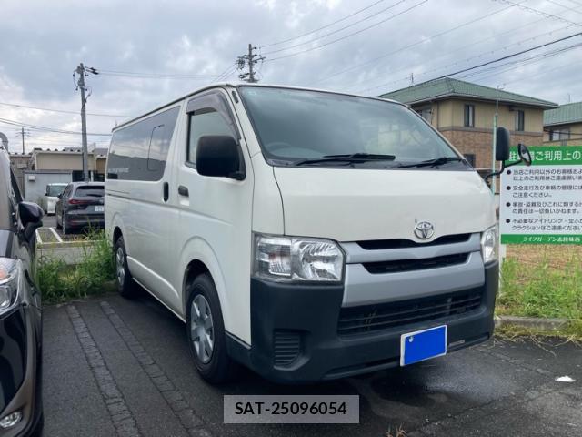 Toyota HIACE VAN 2018-12 8812982-1